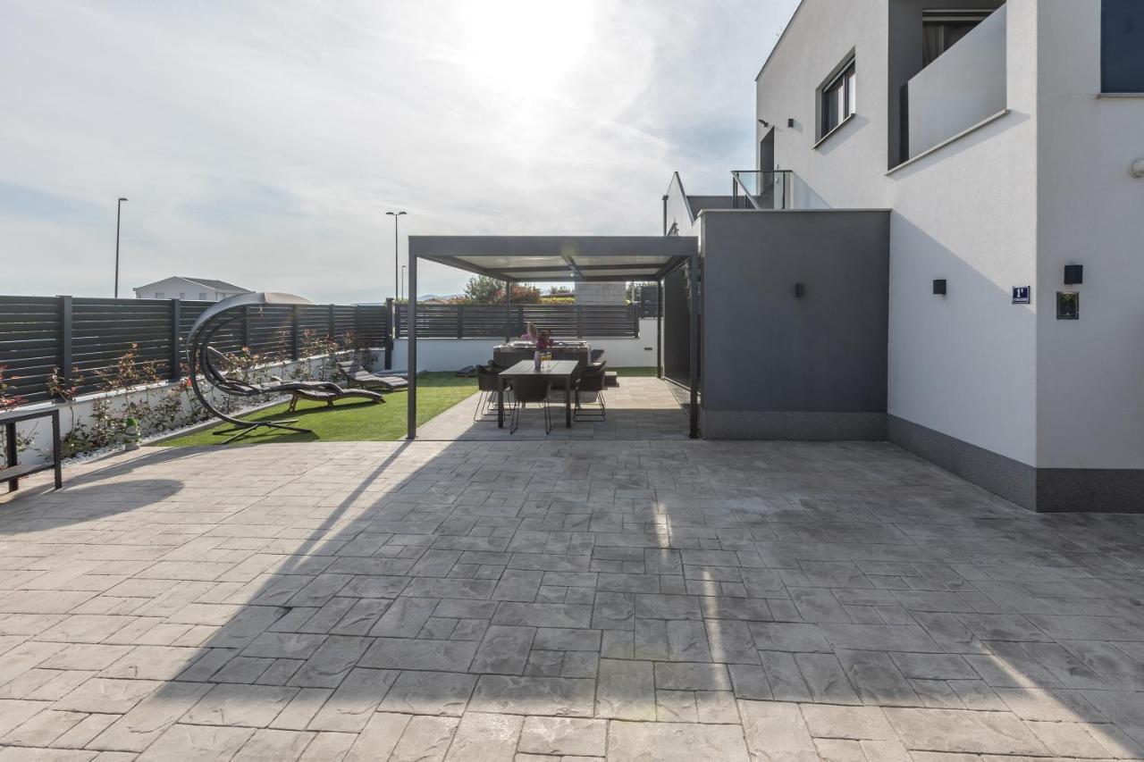 Luxury Apartments Katarina Kaštela Eksteriør bilde